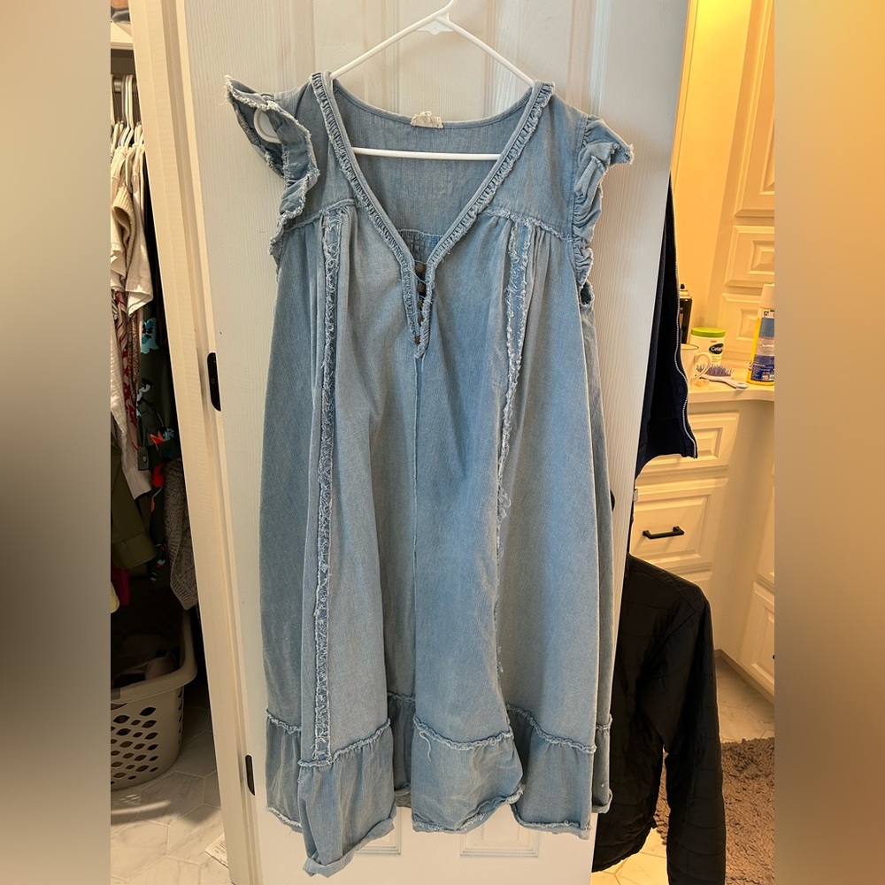 Women’s denim dress flutter sleeve medium